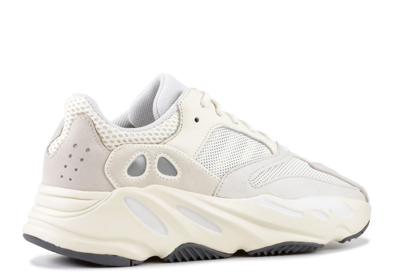  Adidas Yeezy Boost 700